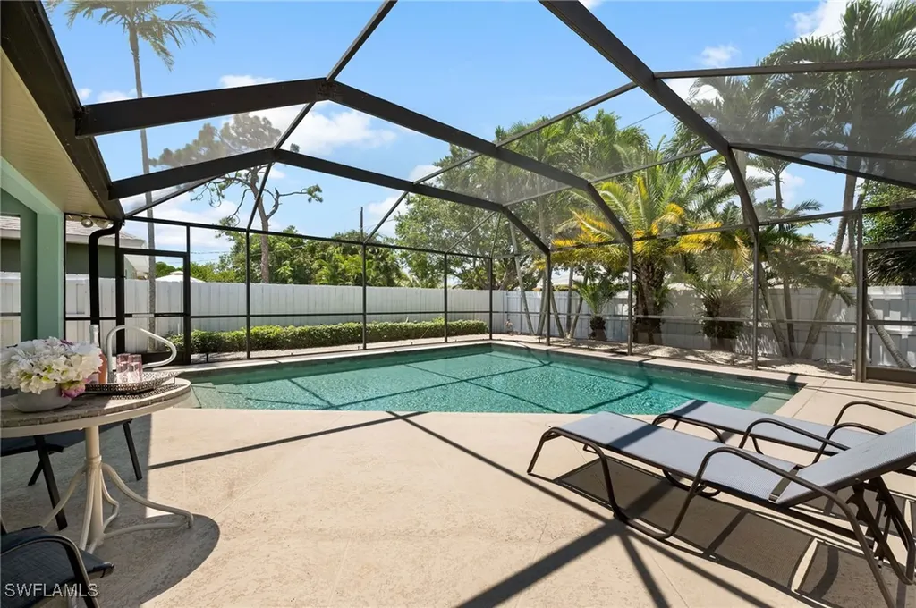 743 98th Avenue N Naples FL 34108