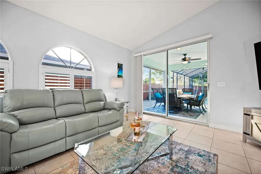 743 98th Avenue N Naples FL 34108