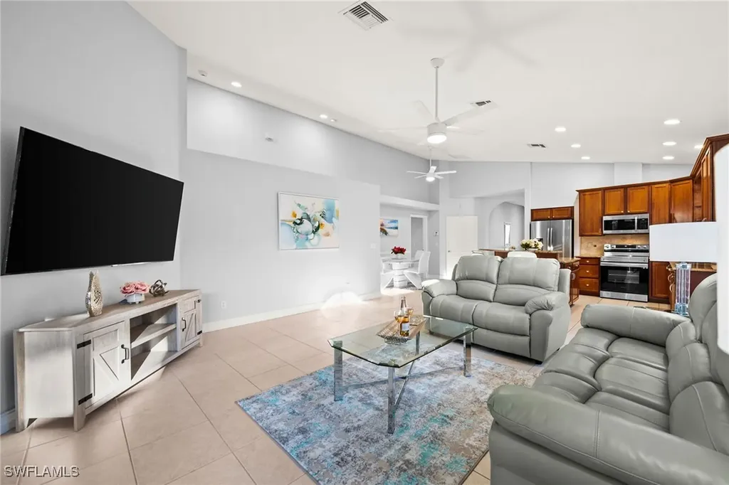 743 98th Avenue N Naples FL 34108