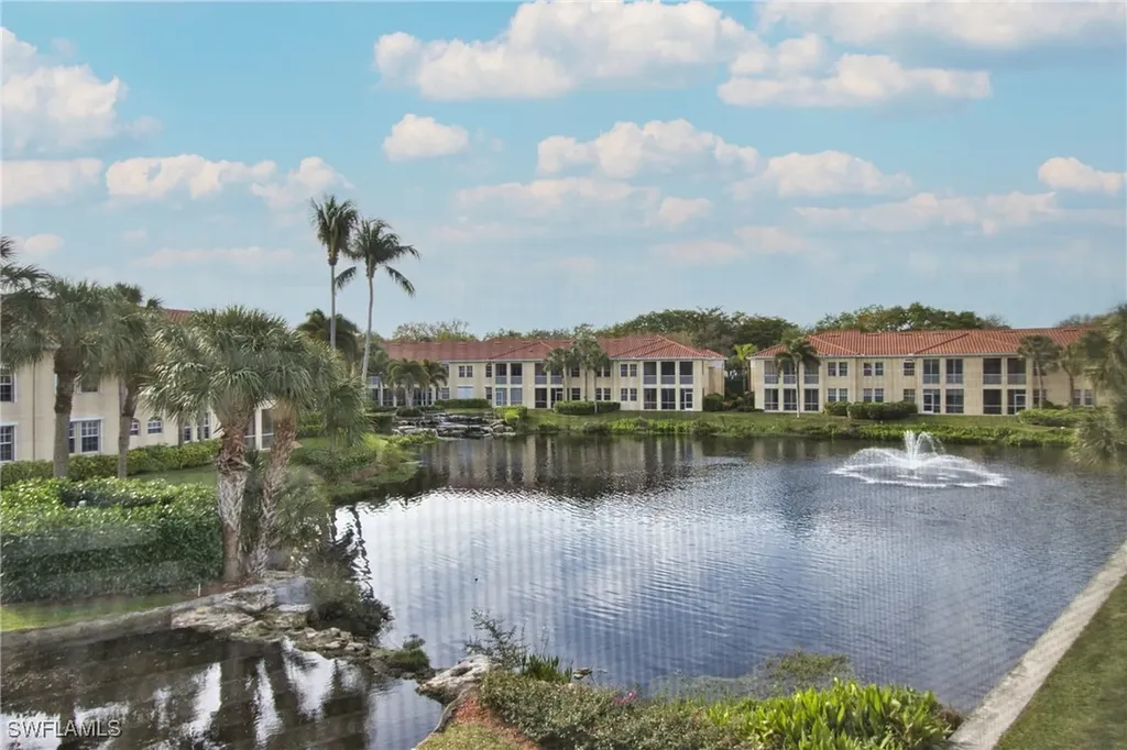 400 L Ambiance Circle Naples FL 34108