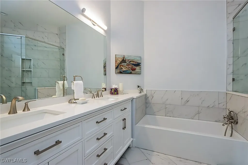 400 L Ambiance Circle Naples FL 34108