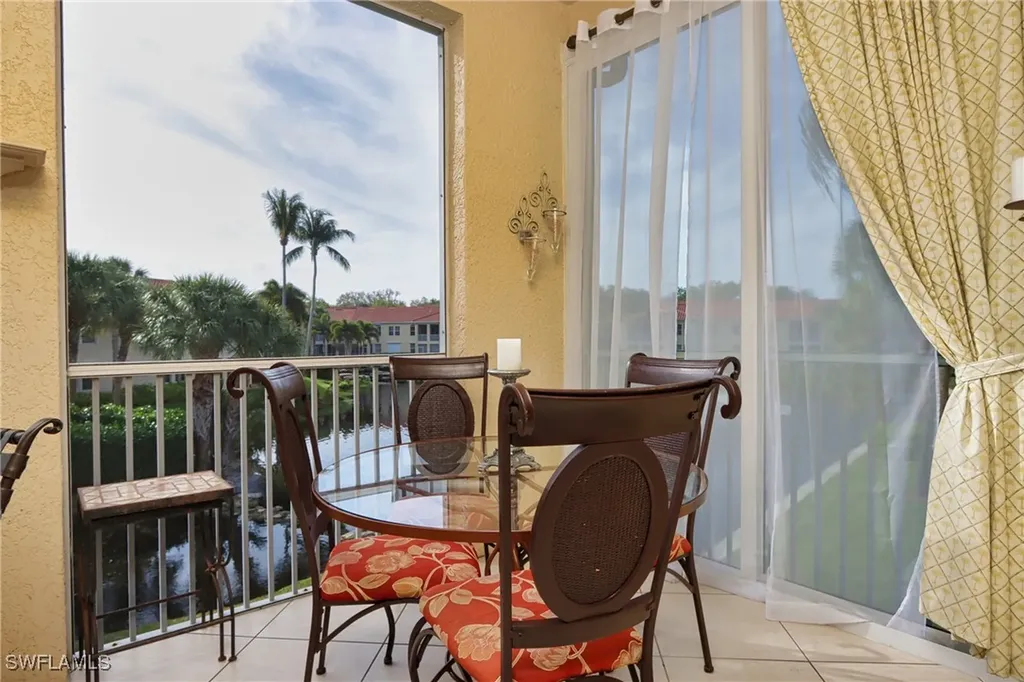 400 L Ambiance Circle Naples FL 34108