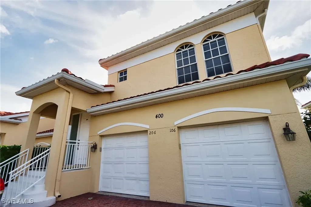 400 L Ambiance Circle Naples FL 34108