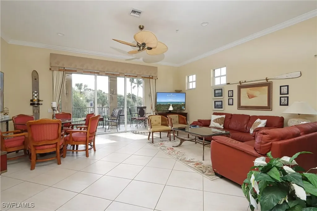 400 L Ambiance Circle Naples FL 34108