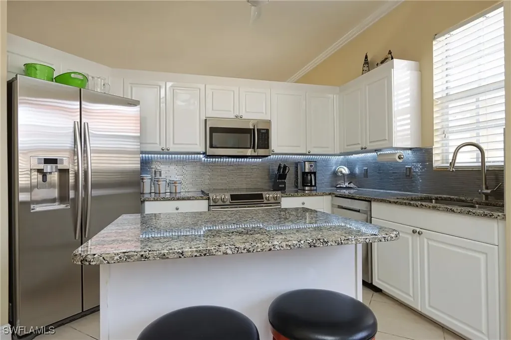 400 L Ambiance Circle Naples FL 34108
