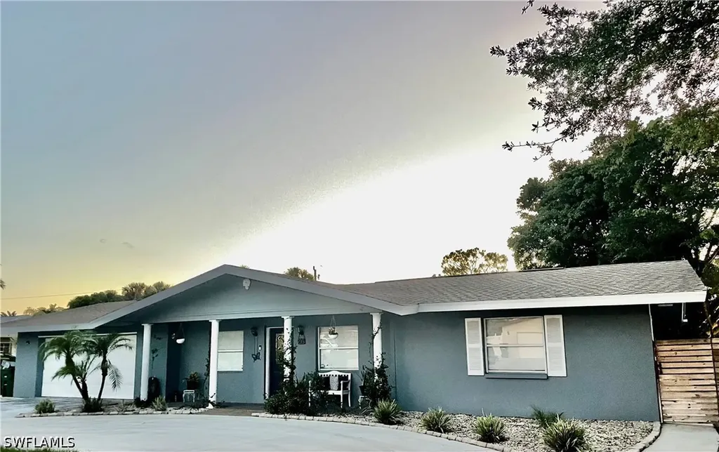 235 Cypress Way W Naples FL 34110
