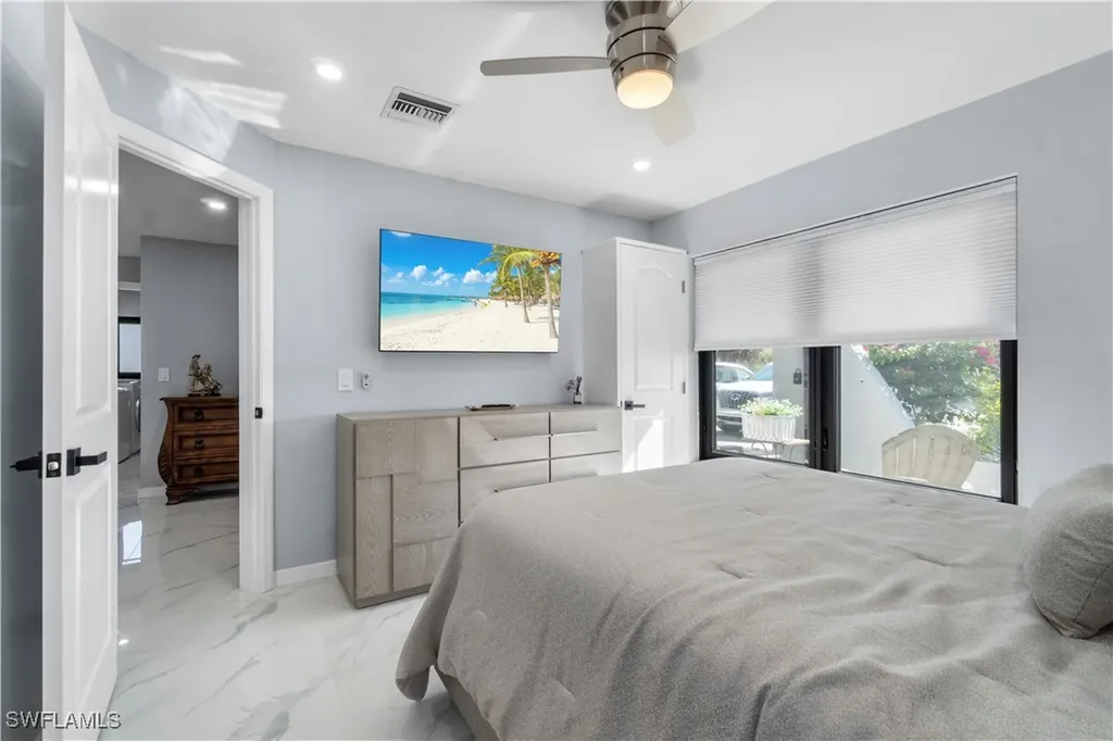 659 108th Avenue N Naples FL 34108