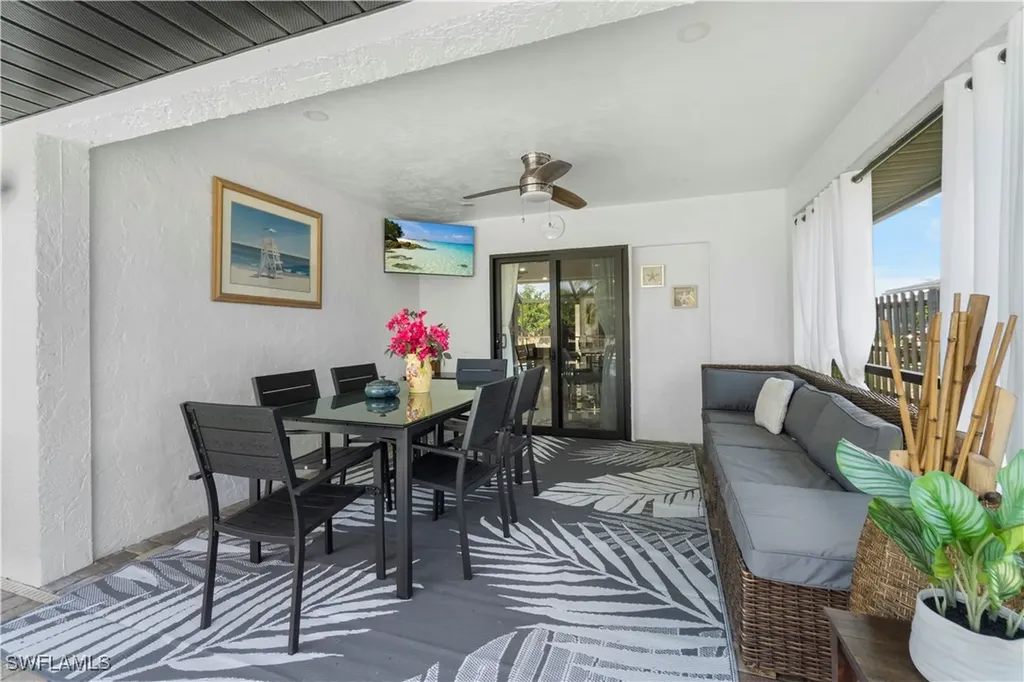 659 108th Avenue N Naples FL 34108