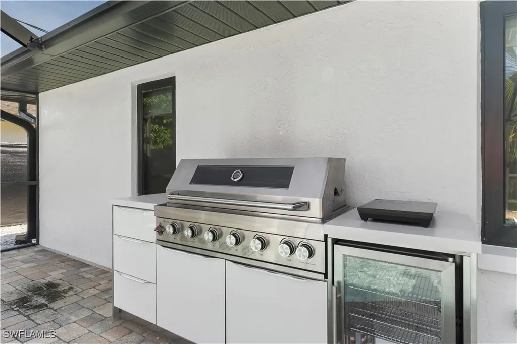 659 108th Avenue N Naples FL 34108