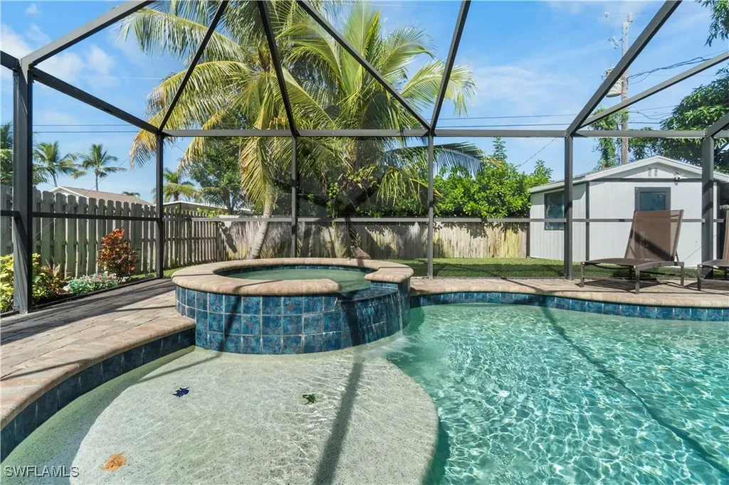 659 108th Avenue N Naples FL 34108
