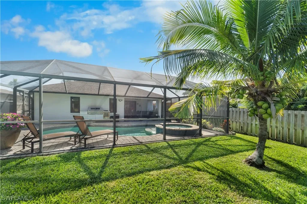 659 108th Avenue N Naples FL 34108