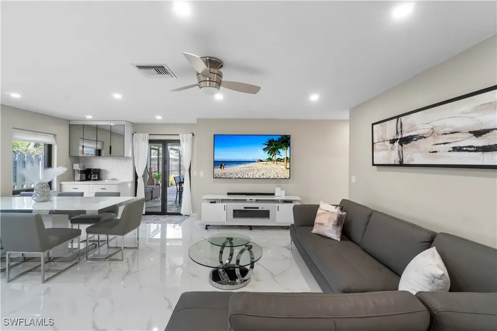 659 108th Avenue N Naples FL 34108