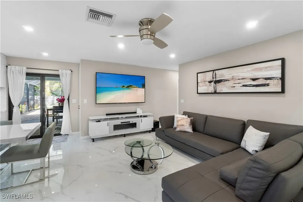 659 108th Avenue N Naples FL 34108