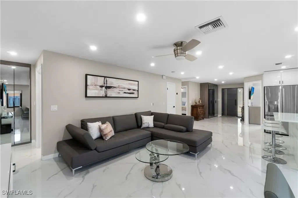 659 108th Avenue N Naples FL 34108