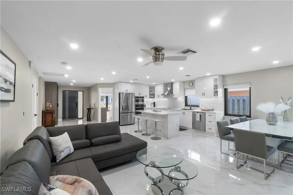 659 108th Avenue N Naples FL 34108