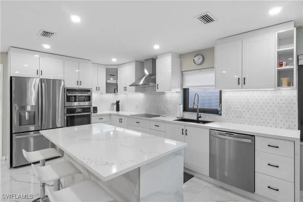 659 108th Avenue N Naples FL 34108