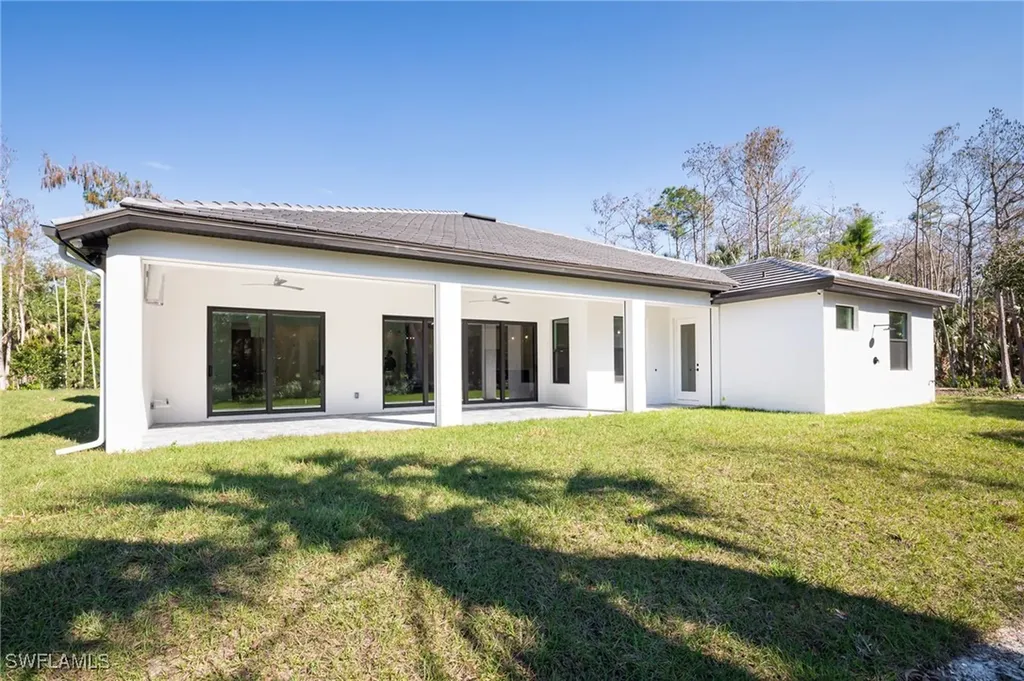 5772 Green Boulevard Naples FL 34116