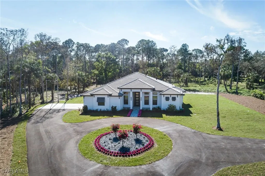 5772 Green Boulevard Naples FL 34116