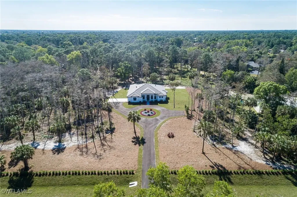 5772 Green Boulevard Naples FL 34116