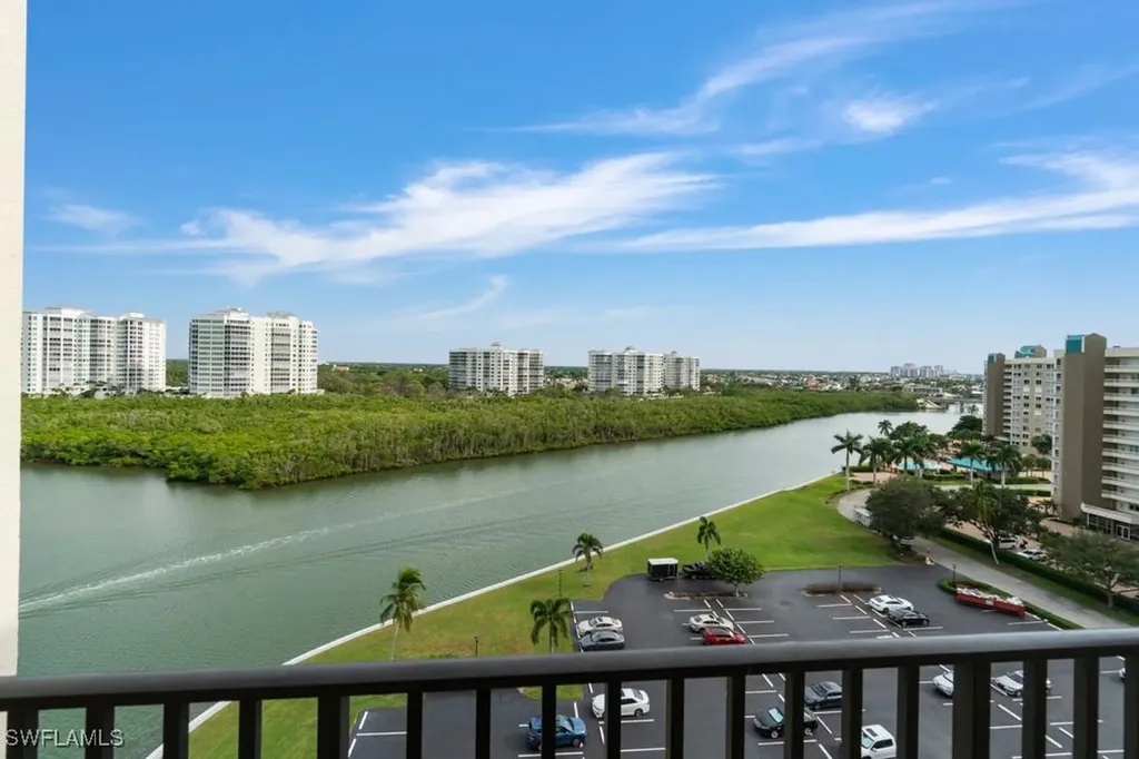 17 Bluebill Avenue Naples FL 34108