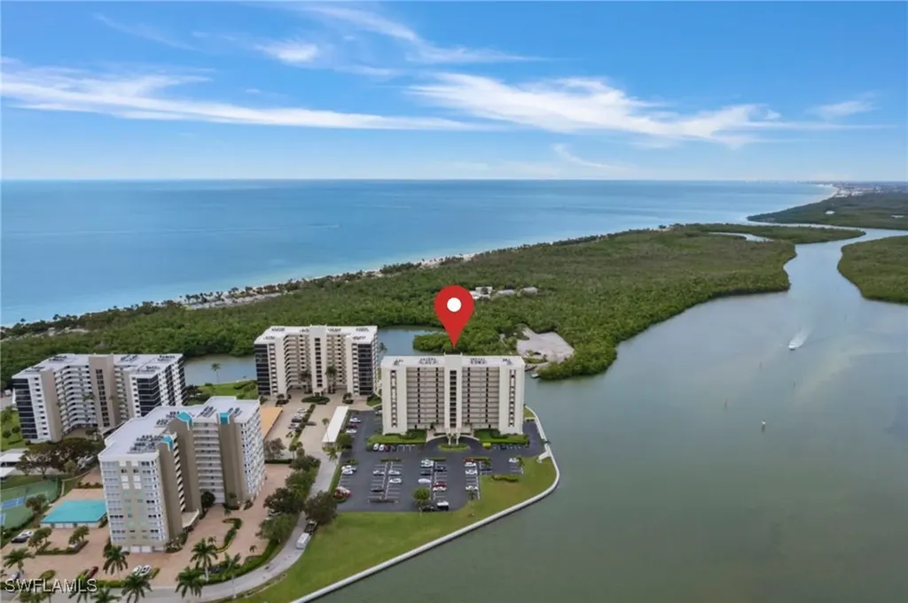 17 Bluebill Avenue Naples FL 34108