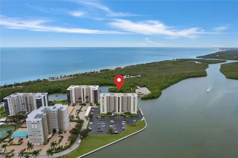 17 Bluebill Avenue Naples FL 34108