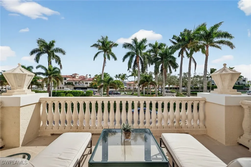 4021 Gulf Shore Boulevard N Naples FL 34103