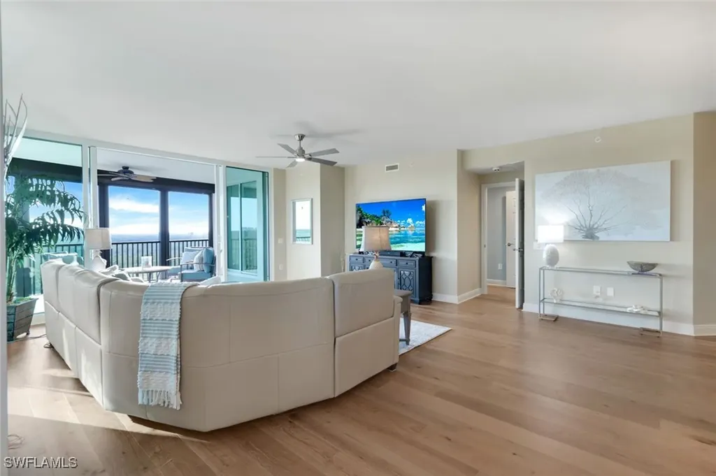 455 Cove Tower Drive Naples FL 34110