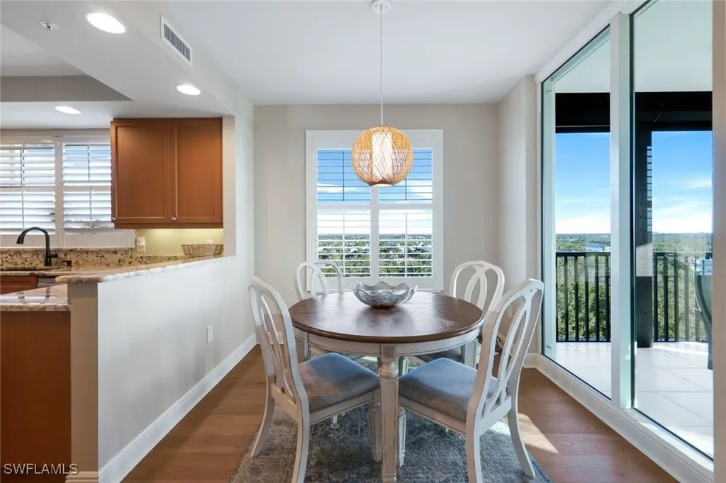 455 Cove Tower Drive Naples FL 34110