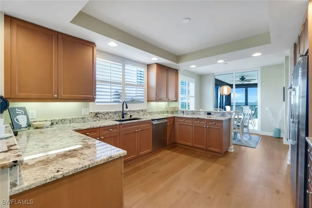 455 Cove Tower Drive Naples FL 34110