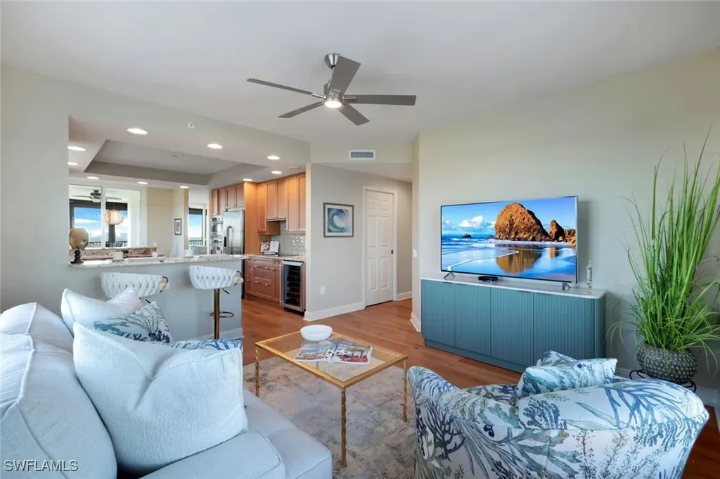 455 Cove Tower Drive Naples FL 34110