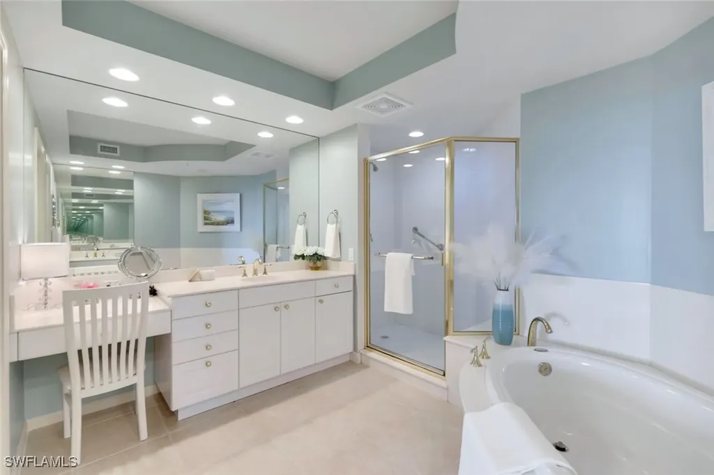 455 Cove Tower Drive Naples FL 34110