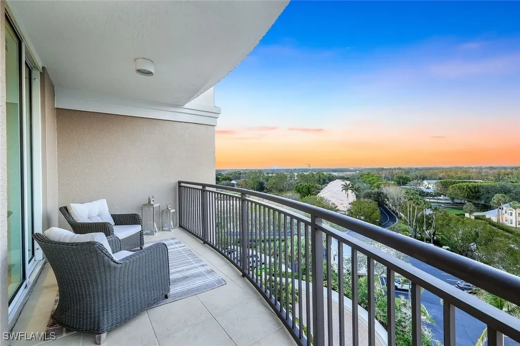 455 Cove Tower Drive Naples FL 34110