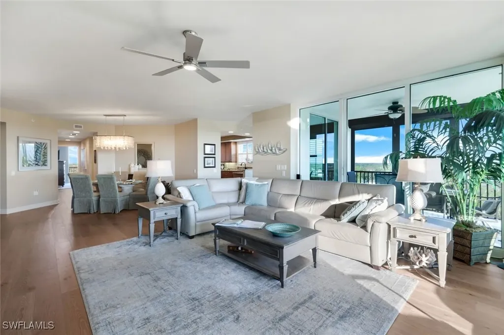 455 Cove Tower Drive Naples FL 34110
