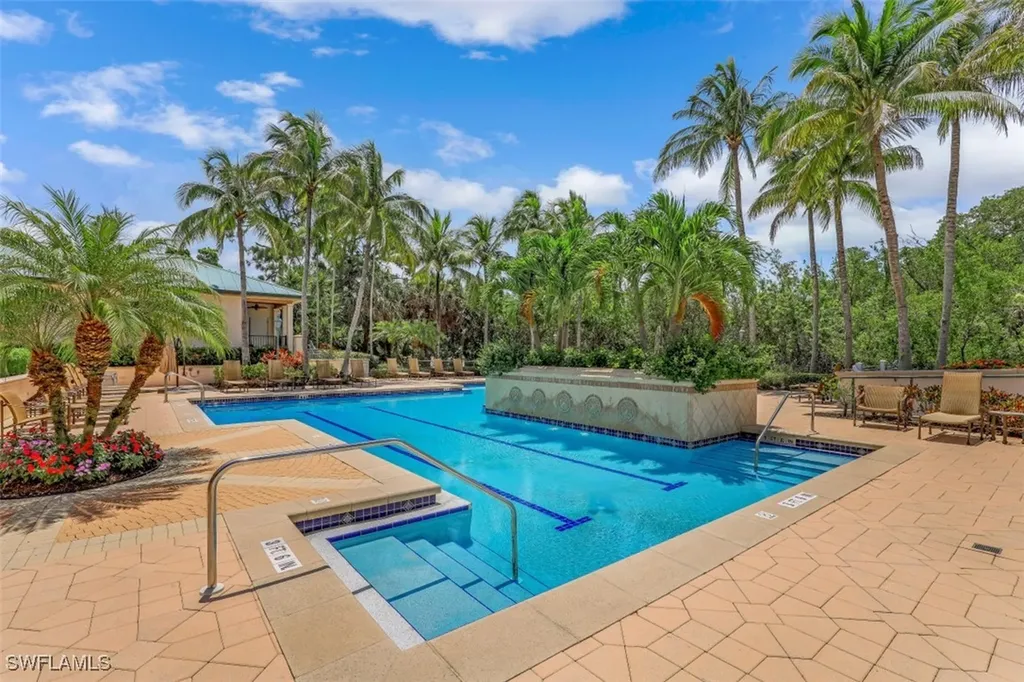 455 Cove Tower Drive Naples FL 34110