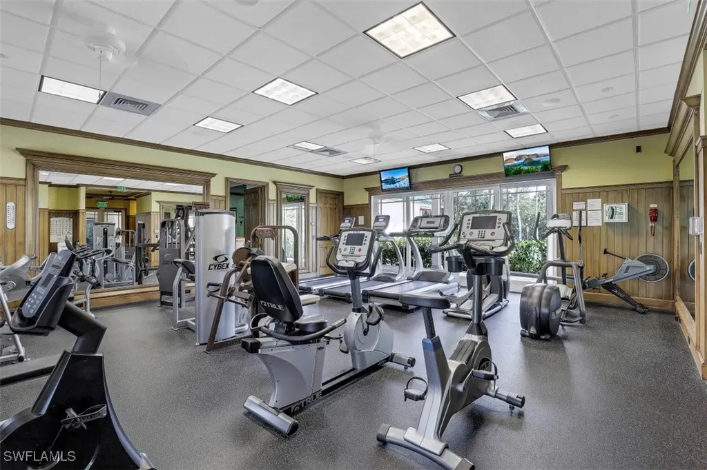 455 Cove Tower Drive Naples FL 34110