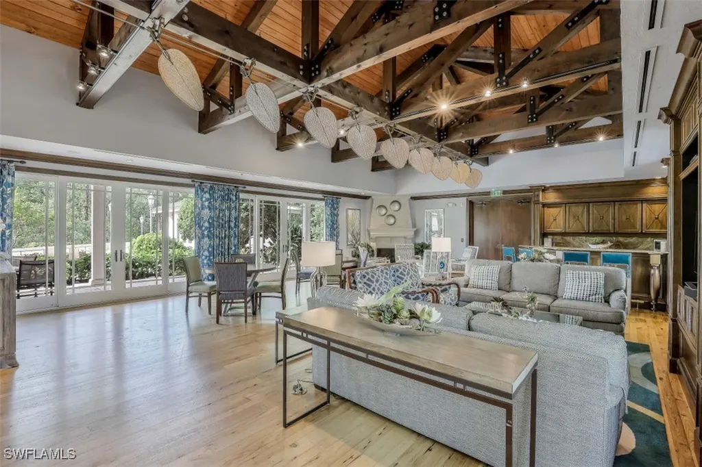 455 Cove Tower Drive Naples FL 34110