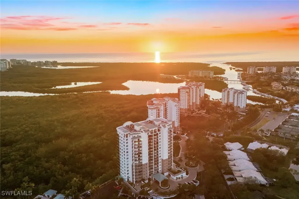 455 Cove Tower Drive Naples FL 34110