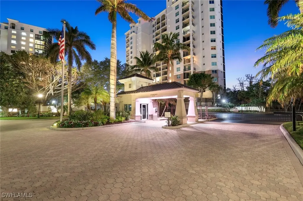 455 Cove Tower Drive Naples FL 34110