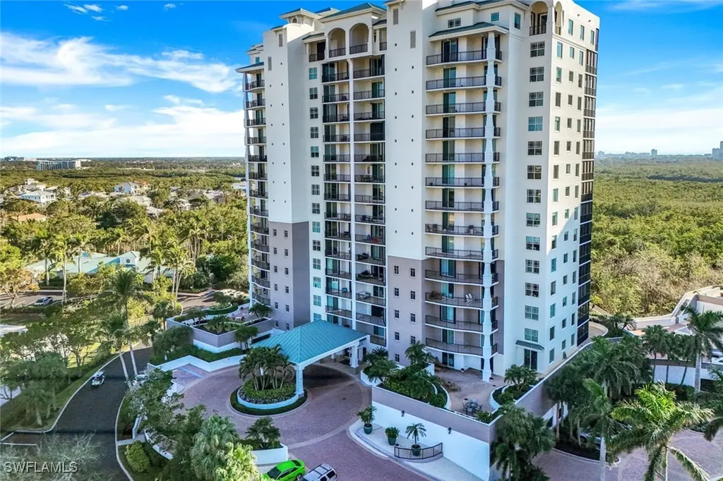 455 Cove Tower Drive Naples FL 34110