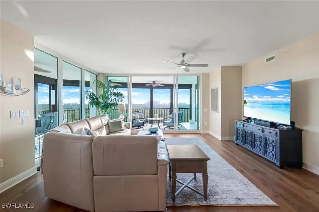 455 Cove Tower Drive Naples FL 34110