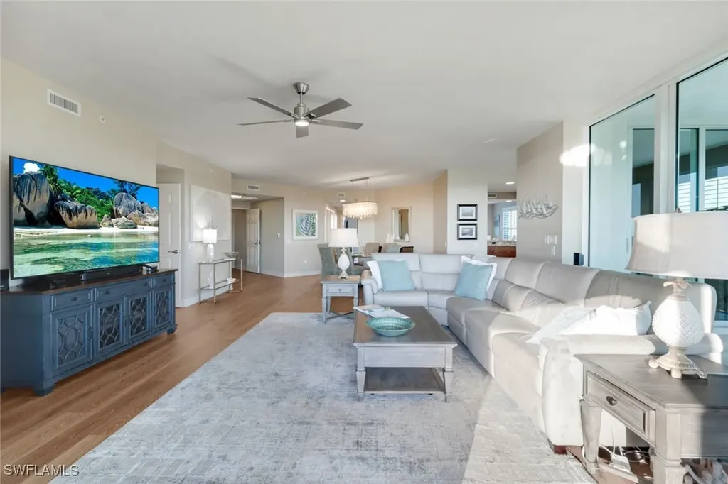 455 Cove Tower Drive Naples FL 34110