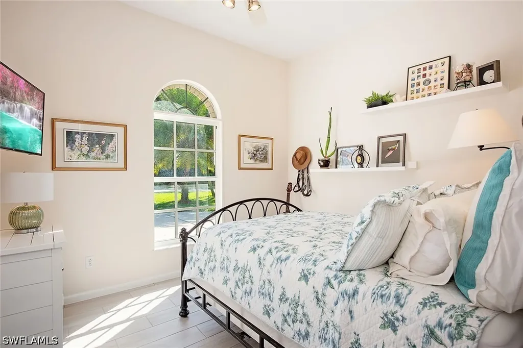 6572 Chestnut Circle Naples FL 34109