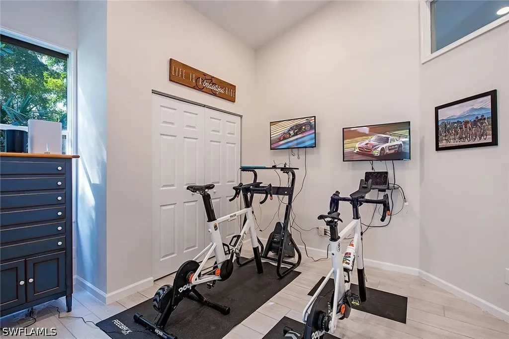 6572 Chestnut Circle Naples FL 34109