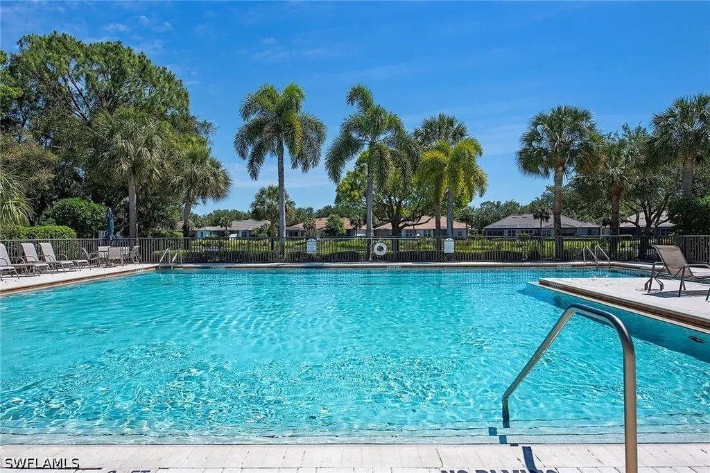6572 Chestnut Circle Naples FL 34109