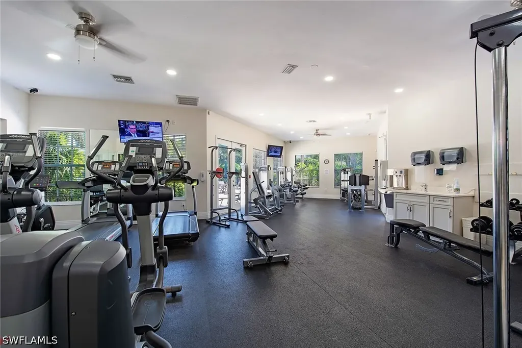 6572 Chestnut Circle Naples FL 34109