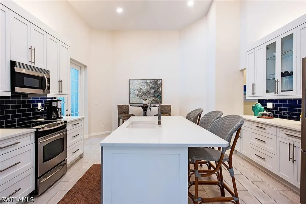 6572 Chestnut Circle Naples FL 34109