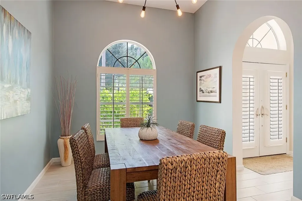 6572 Chestnut Circle Naples FL 34109