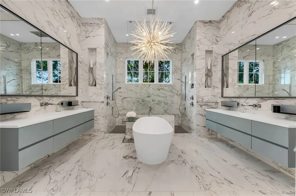 3190 Crayton Road Naples FL 34103