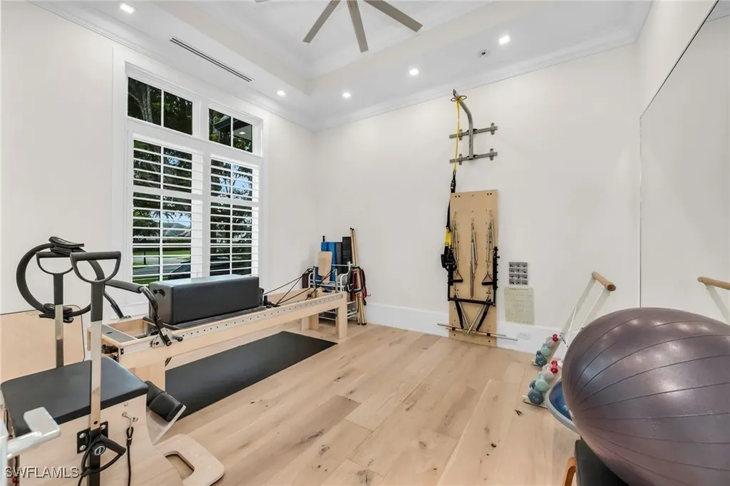 3190 Crayton Road Naples FL 34103